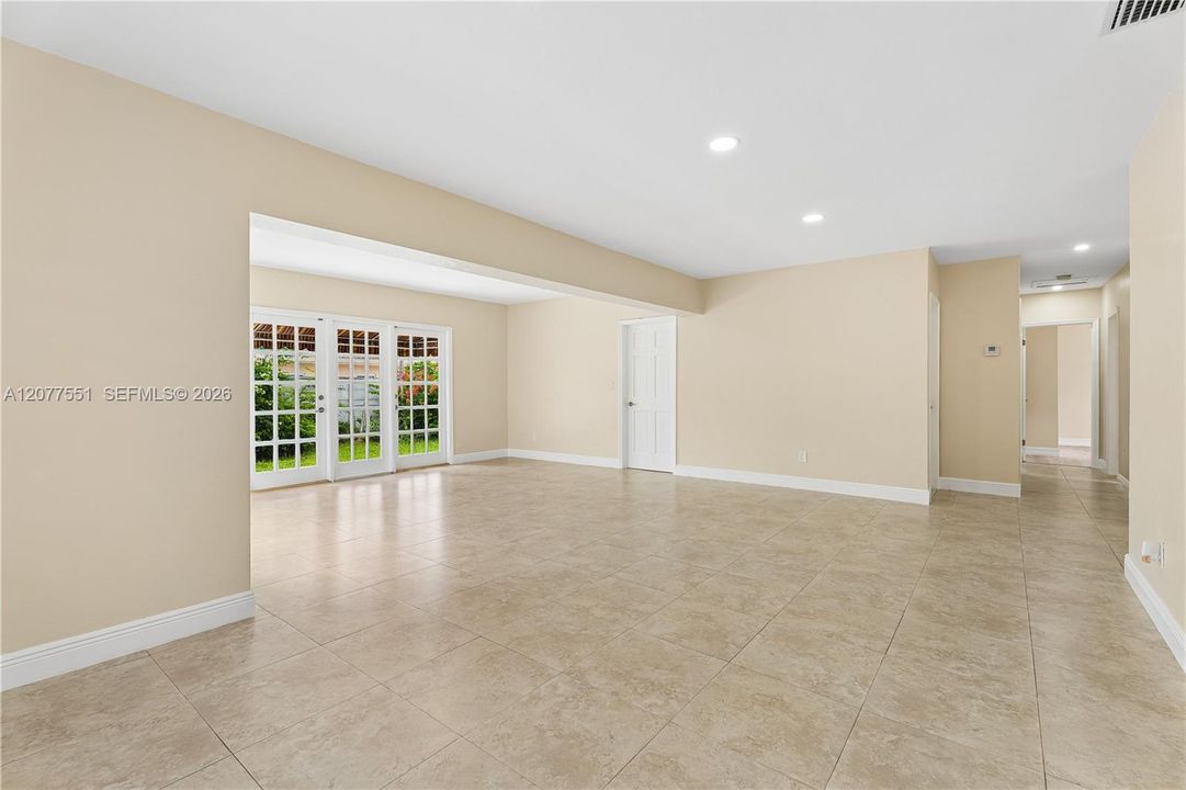 For Sale: $875,000 (4 beds, 3 baths, 1598 Square Feet)