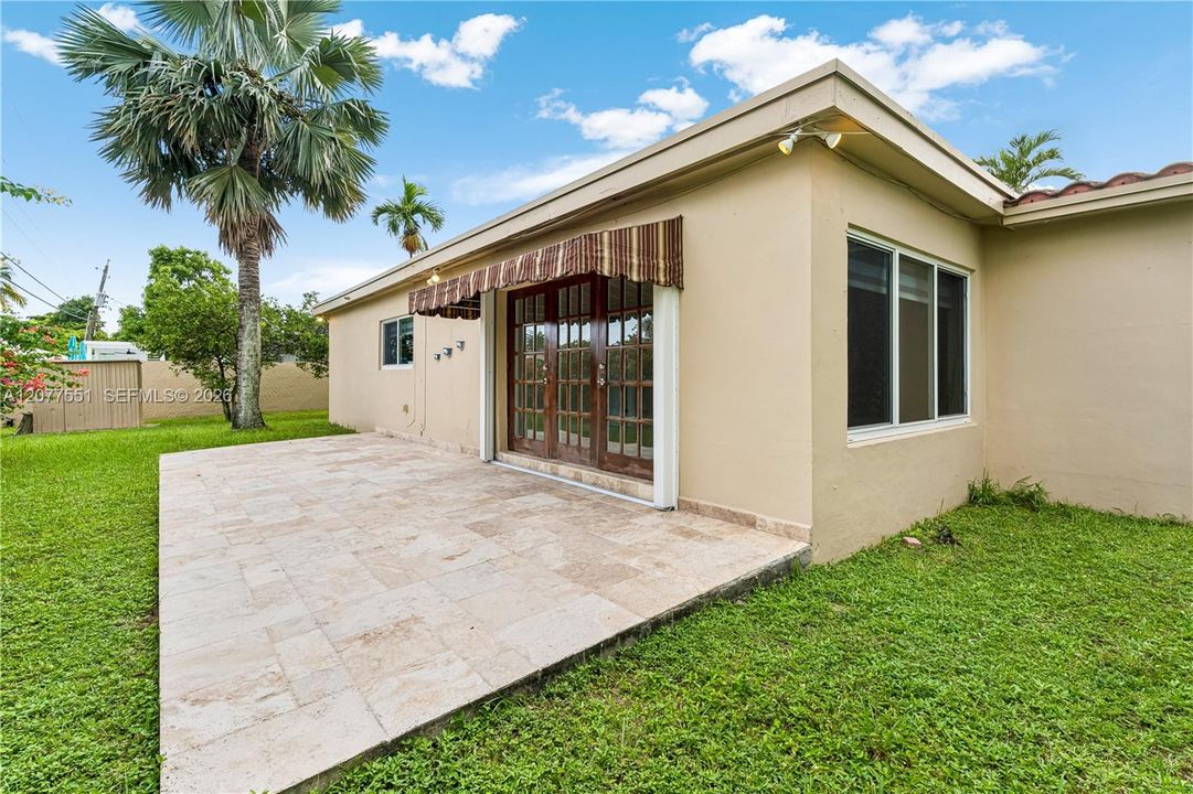 For Sale: $875,000 (4 beds, 3 baths, 1598 Square Feet)