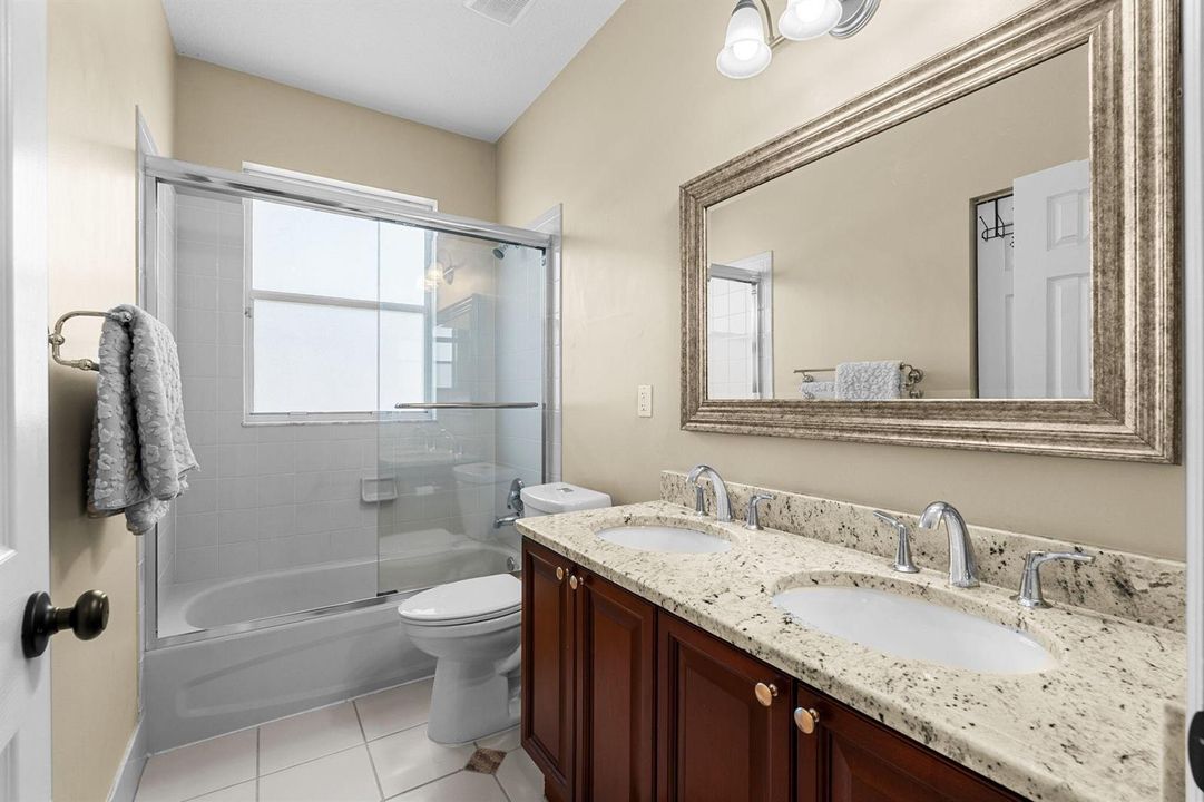 44-web-or-mls-A7405128