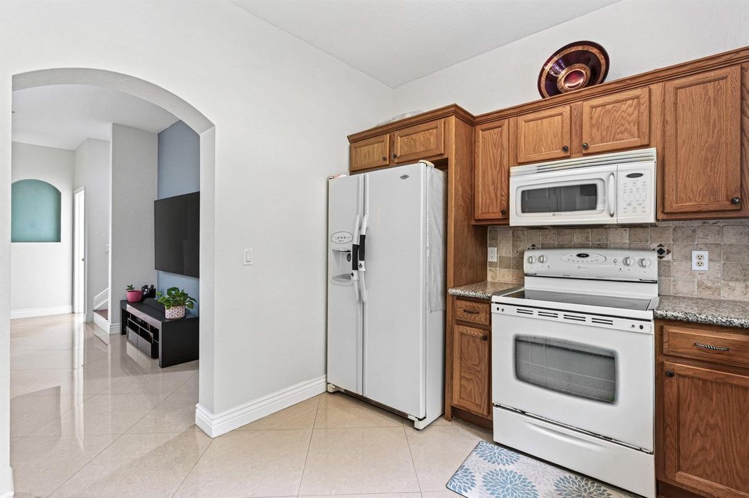 4607 Danson - 20026 (12)