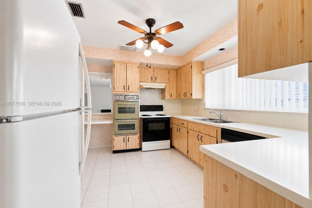 For Sale: $765,000 (4 beds, 2 baths, 2156 Square Feet)