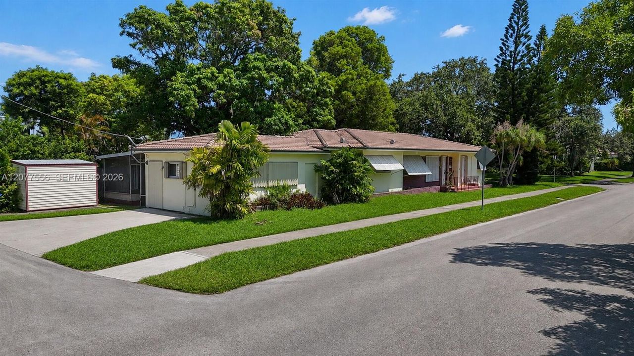 For Sale: $765,000 (4 beds, 2 baths, 2156 Square Feet)