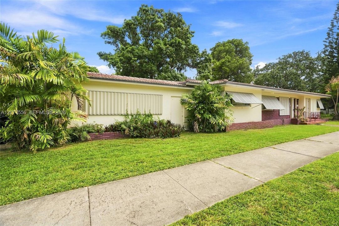 For Sale: $765,000 (4 beds, 2 baths, 2156 Square Feet)