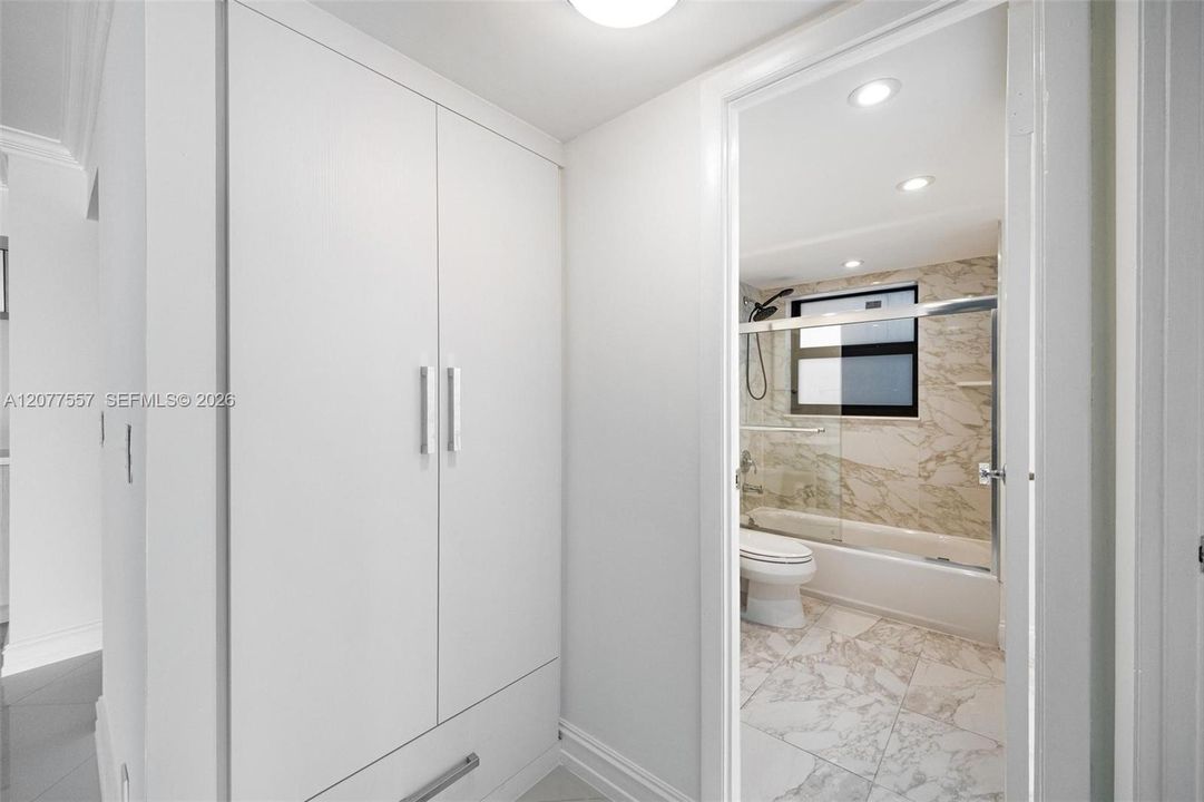 For Rent: $3,400 (2 beds, 2 baths, 1287 Square Feet)