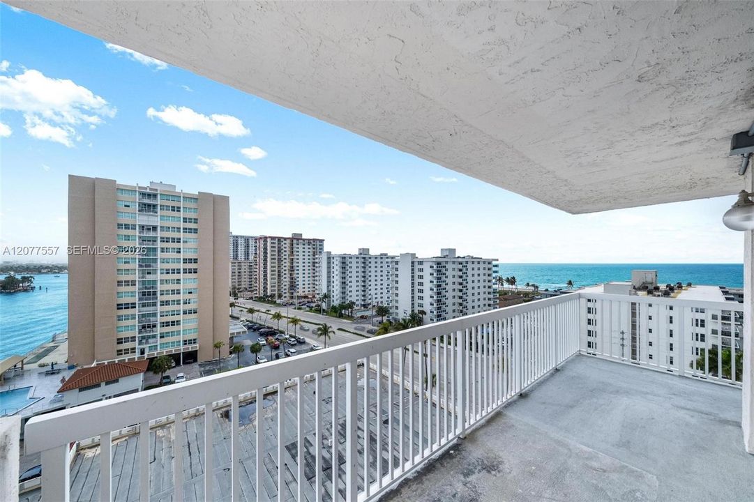 For Rent: $3,400 (2 beds, 2 baths, 1287 Square Feet)