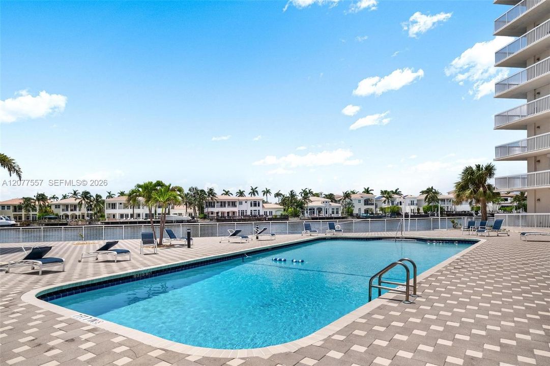 For Rent: $3,400 (2 beds, 2 baths, 1287 Square Feet)