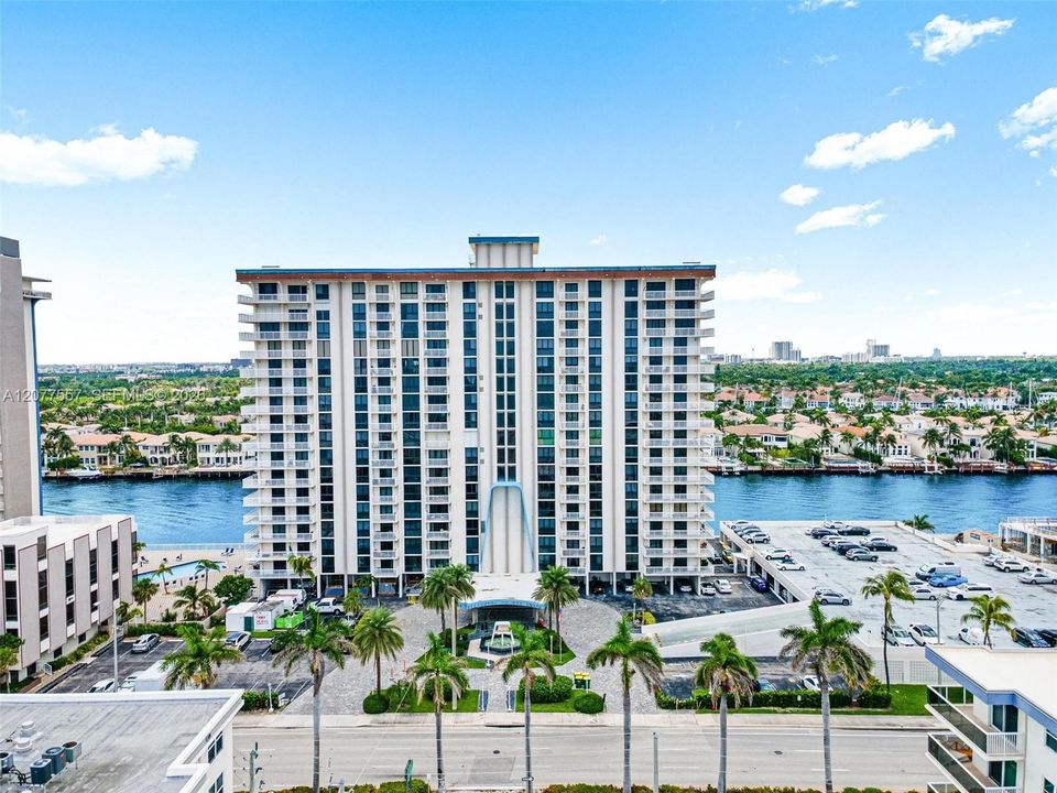 For Rent: $3,400 (2 beds, 2 baths, 1287 Square Feet)