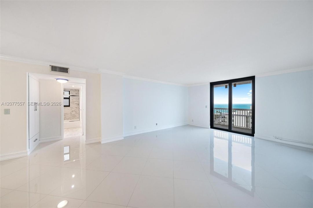 For Rent: $3,400 (2 beds, 2 baths, 1287 Square Feet)