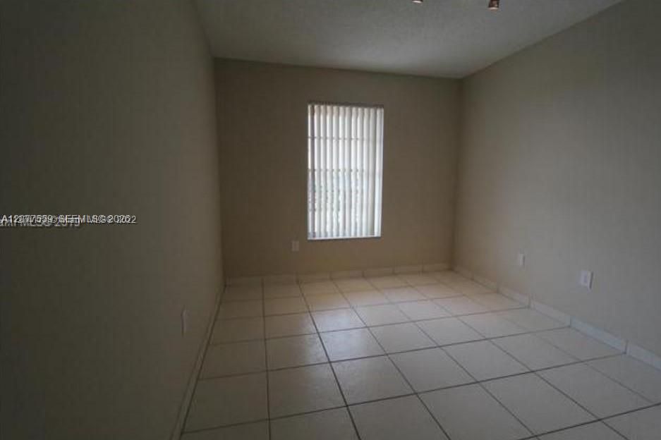 For Rent: $1,900 (2 beds, 2 baths, 996 Square Feet)