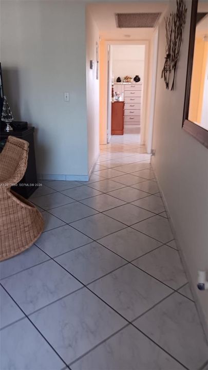For Rent: $1,750 (2 beds, 1 baths, 954 Square Feet)