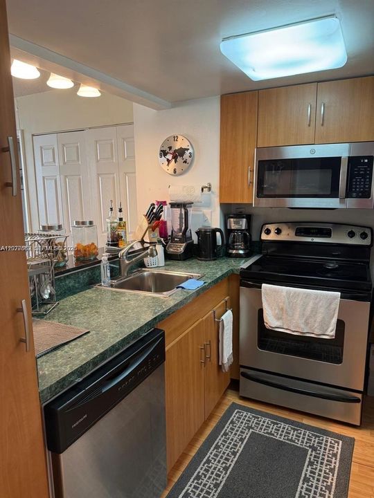 En Venta: $337,000 (1 camas, 1 baños, 650 Pies cuadrados)