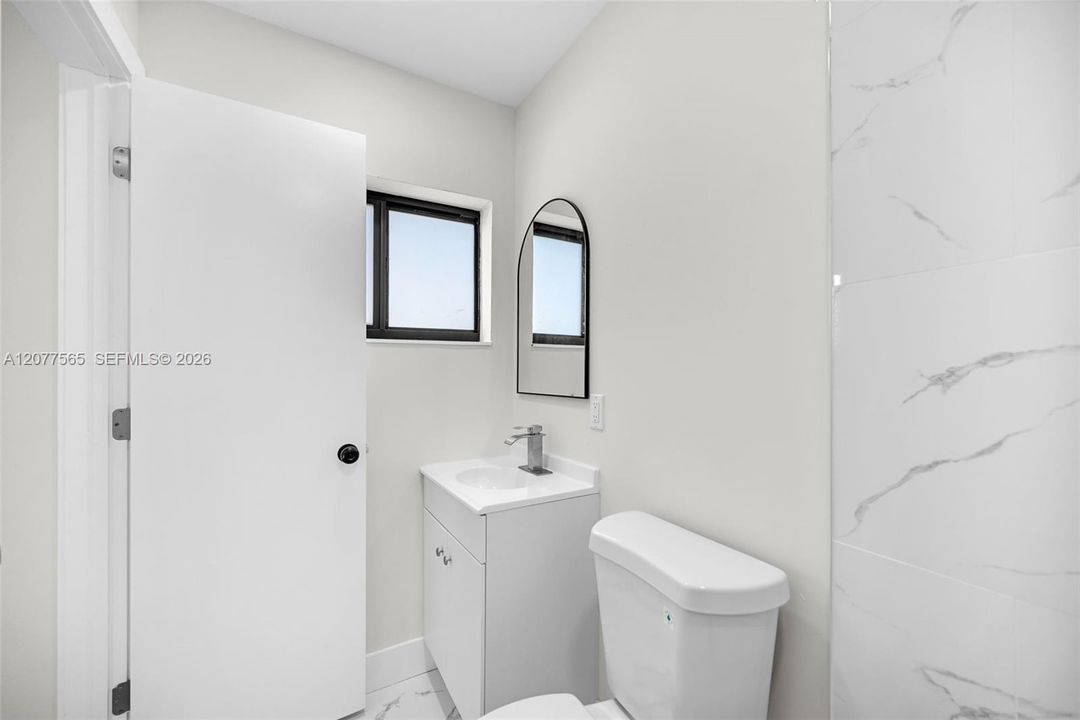 На продажу: $549,000 (4 спален, 2 ванн, 1104 Квадратных фут)