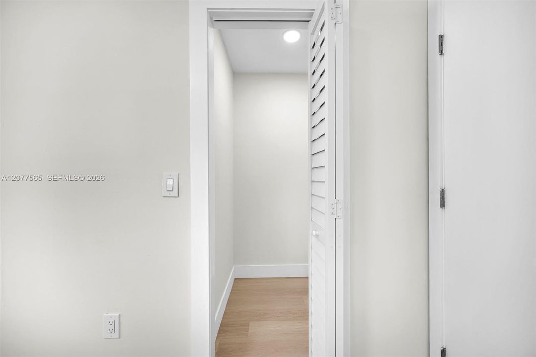 На продажу: $549,000 (4 спален, 2 ванн, 1104 Квадратных фут)