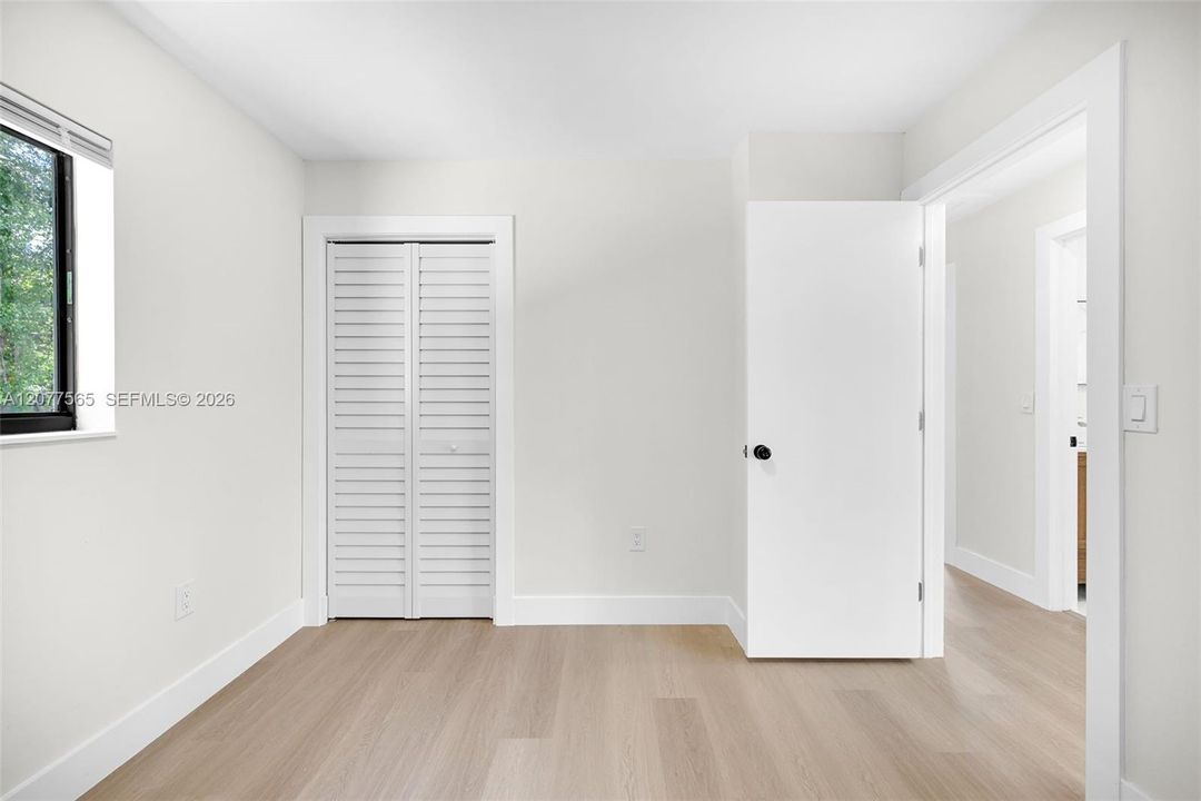 На продажу: $549,000 (4 спален, 2 ванн, 1104 Квадратных фут)