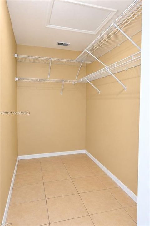 В аренду: $1,601 (2 спален, 2 ванн, 1100 Квадратных фут)