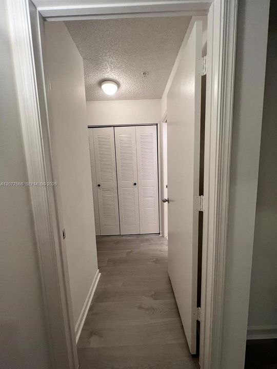 For Rent: $2,200 (2 beds, 2 baths, 966 Square Feet)