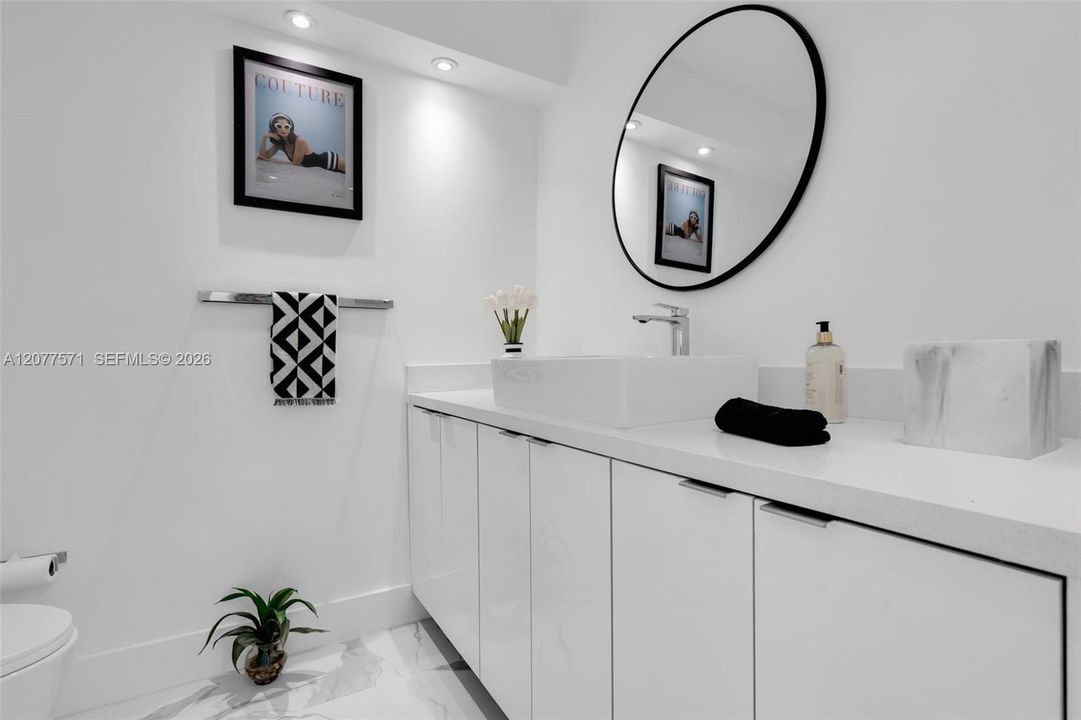 For Rent: $4,300 (3 beds, 3 baths, 1983 Square Feet)