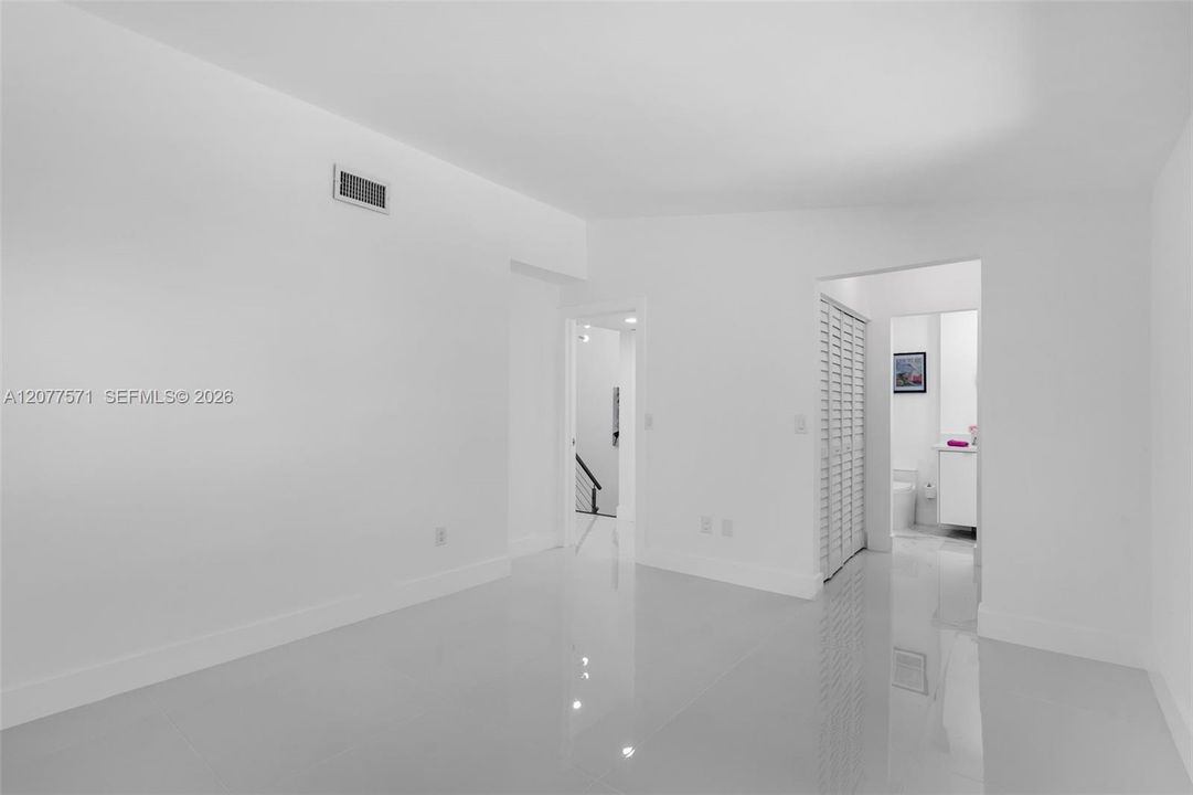For Rent: $4,300 (3 beds, 3 baths, 1983 Square Feet)