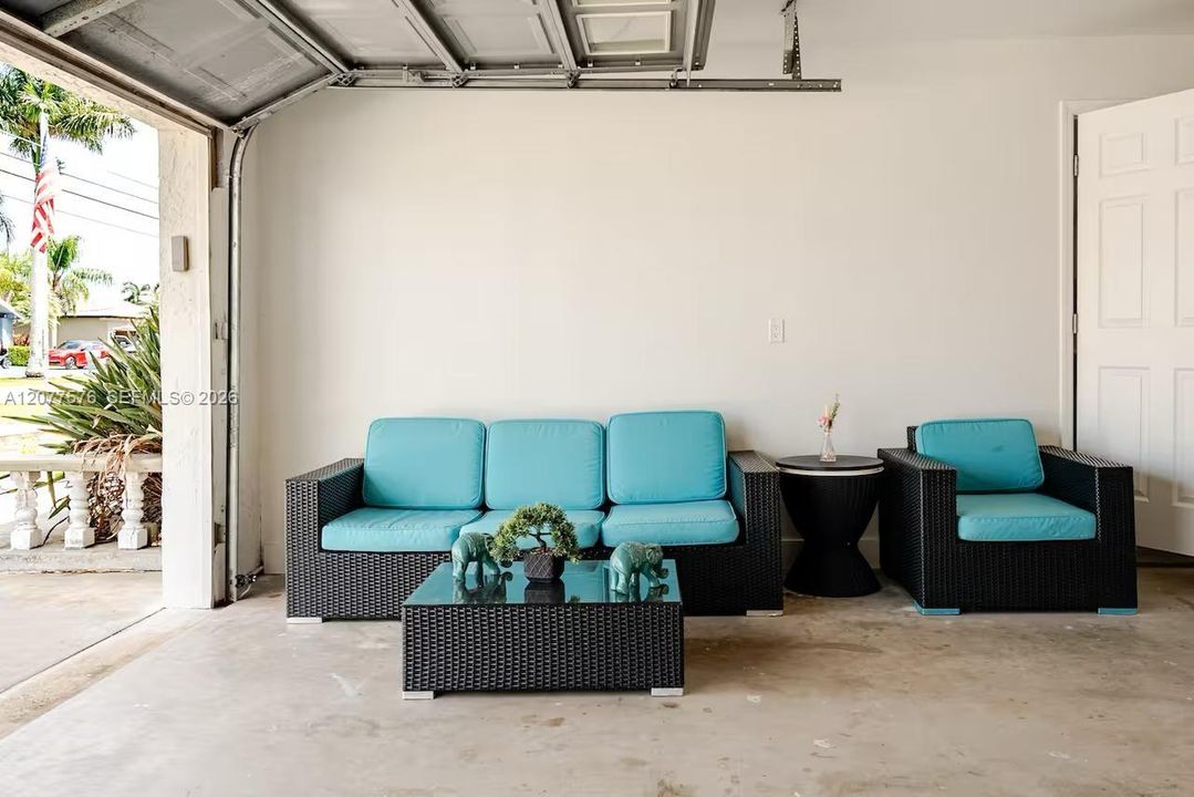 For Sale: $650,000 (3 beds, 2 baths, 1850 Square Feet)