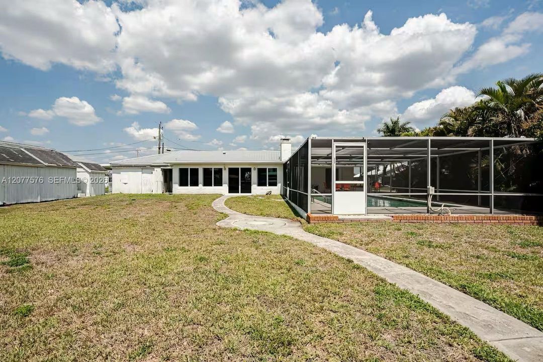 For Sale: $650,000 (3 beds, 2 baths, 1850 Square Feet)