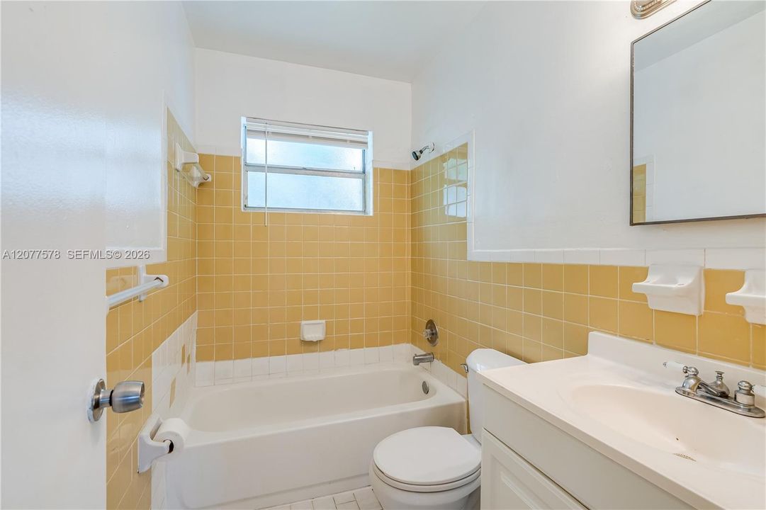 For Rent: $2,090 (2 beds, 1 baths, 2140 Square Feet)