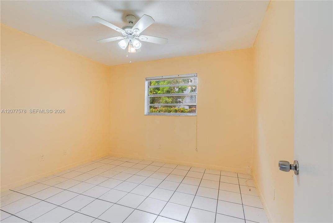 For Rent: $2,090 (2 beds, 1 baths, 2140 Square Feet)