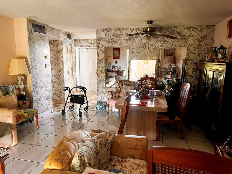 En Venta: $97,000 (1 camas, 1 baños, 785 Pies cuadrados)