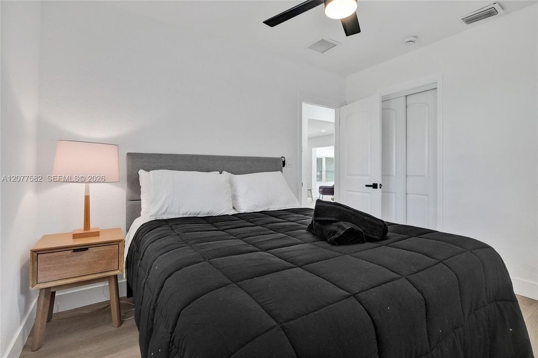 En Venta: $419,900 (2 camas, 1 baños, 864 Pies cuadrados)
