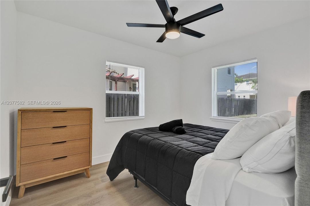 En Venta: $419,900 (2 camas, 1 baños, 864 Pies cuadrados)