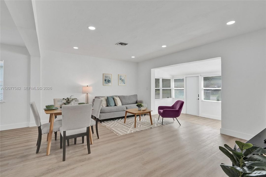 En Venta: $419,900 (2 camas, 1 baños, 864 Pies cuadrados)