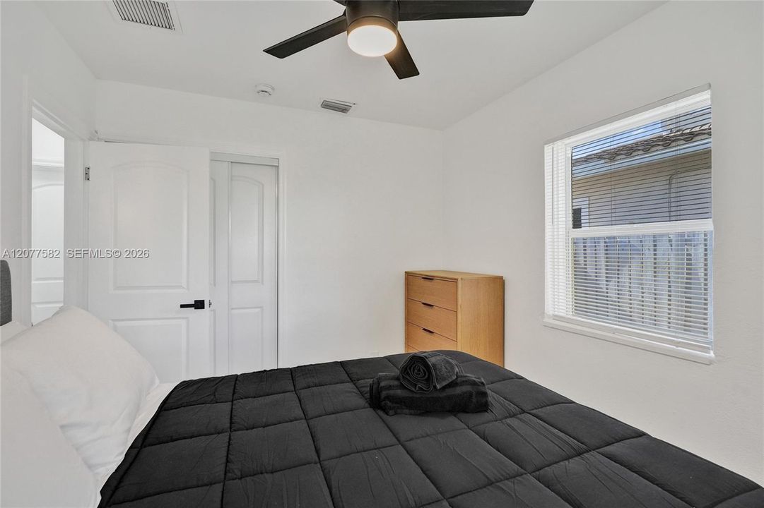En Venta: $419,900 (2 camas, 1 baños, 864 Pies cuadrados)