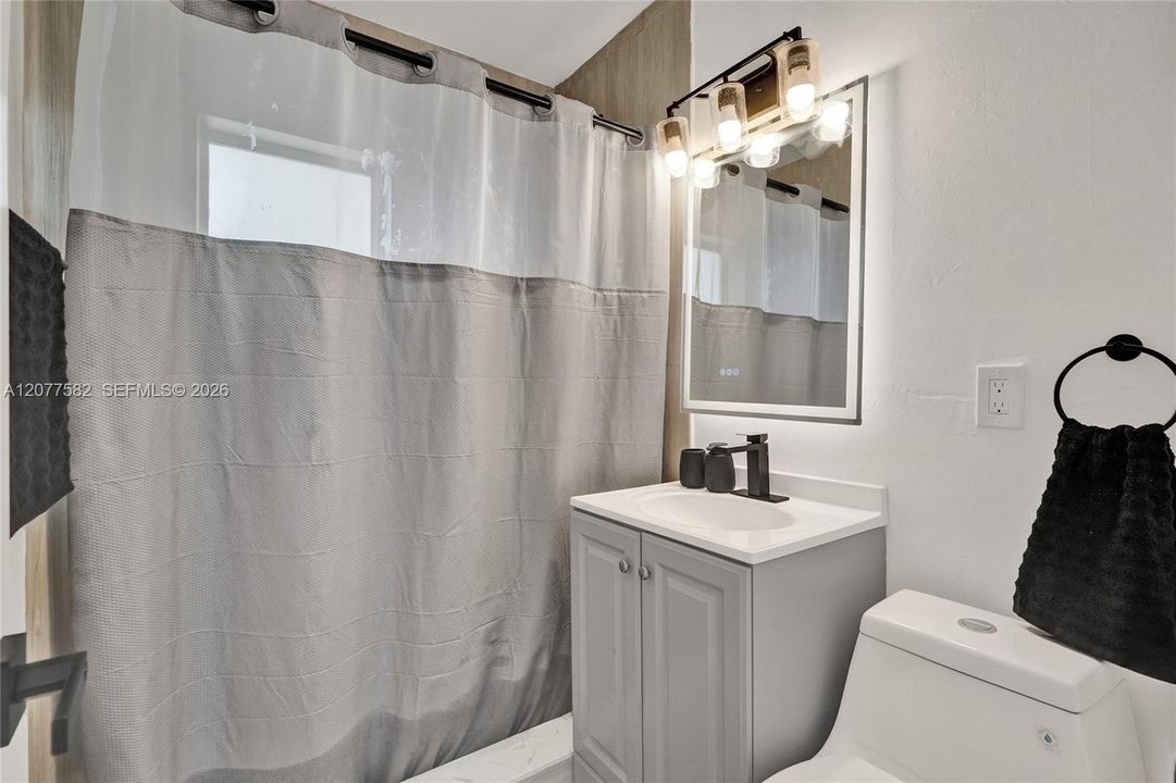 En Venta: $419,900 (2 camas, 1 baños, 864 Pies cuadrados)