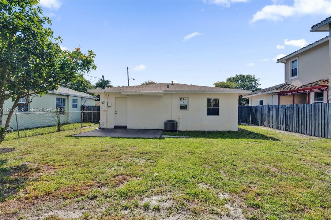 En Venta: $419,900 (2 camas, 1 baños, 864 Pies cuadrados)