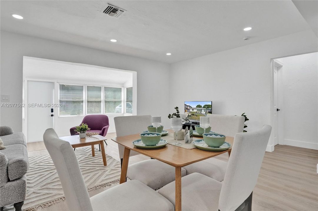En Venta: $419,900 (2 camas, 1 baños, 864 Pies cuadrados)