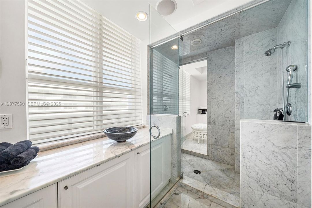 For Sale: $8,500,000 (5 beds, 5 baths, 4977 Square Feet)