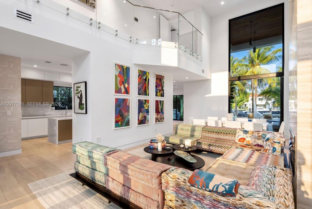 For Sale: $11,995,000 (6 beds, 7 baths, 5000 Square Feet)
