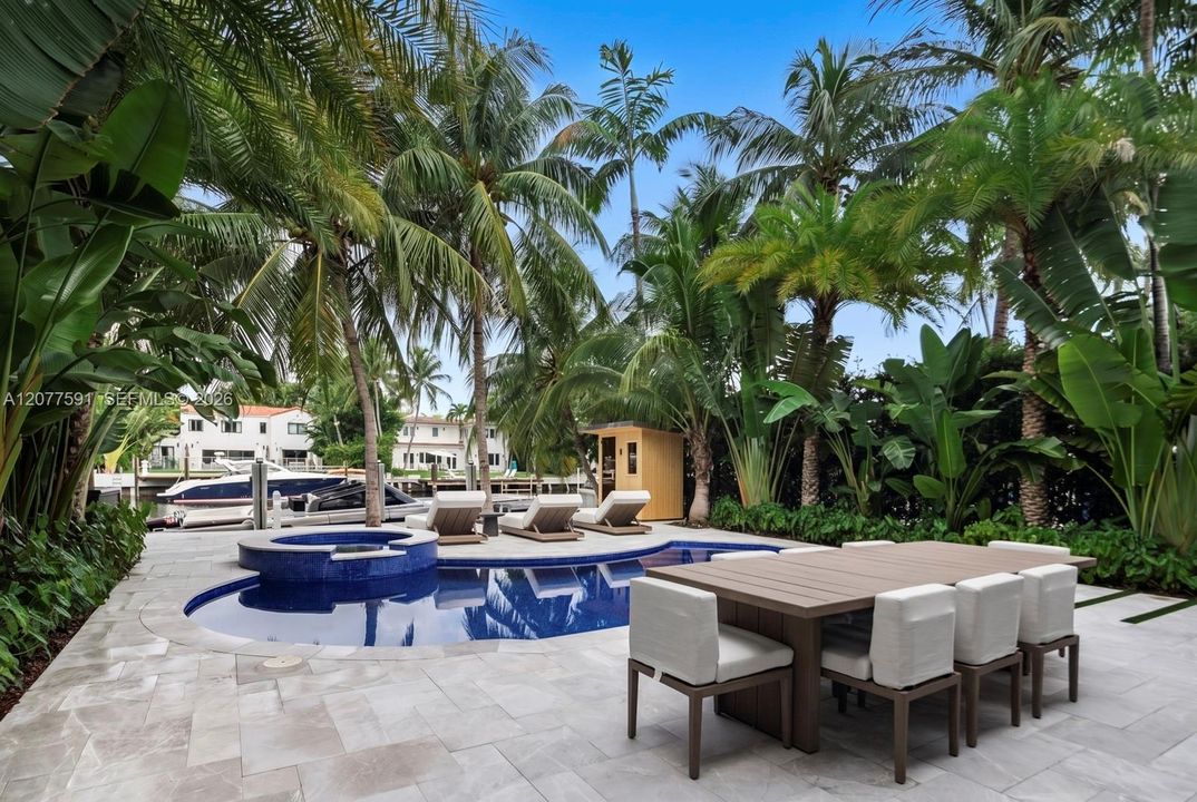 For Sale: $11,995,000 (6 beds, 7 baths, 5000 Square Feet)