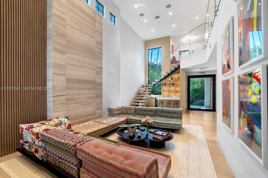 For Sale: $11,995,000 (6 beds, 7 baths, 5000 Square Feet)