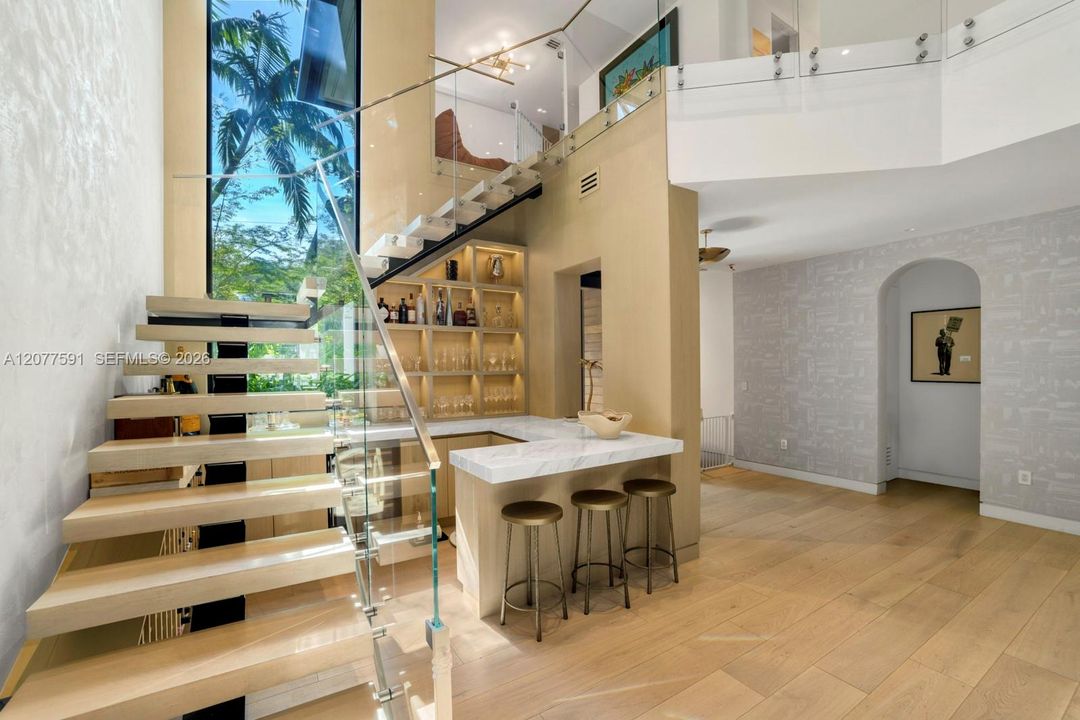 For Sale: $11,995,000 (6 beds, 7 baths, 5000 Square Feet)