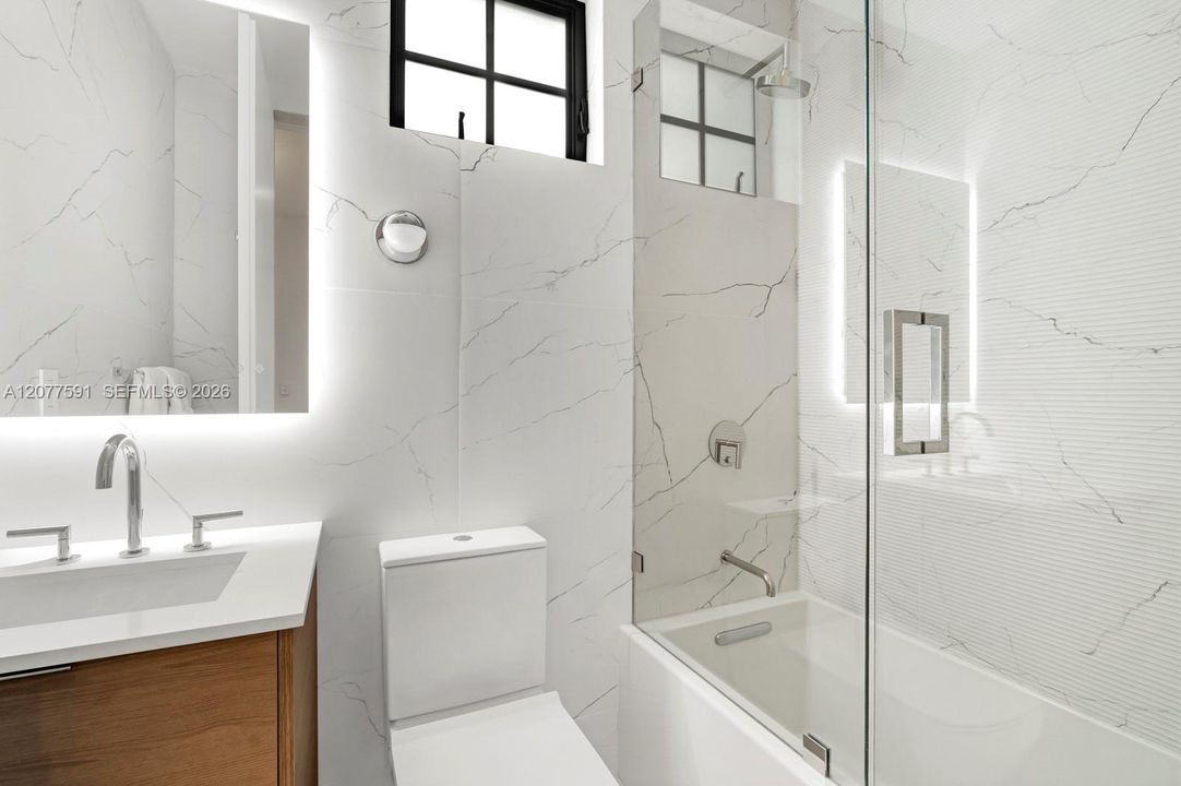 For Sale: $11,995,000 (6 beds, 7 baths, 5000 Square Feet)