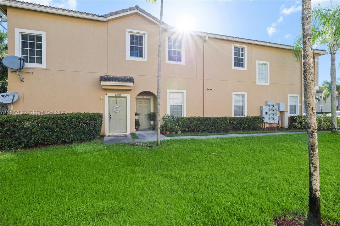 En Venta: $385,000 (3 camas, 2 baños, 1210 Pies cuadrados)