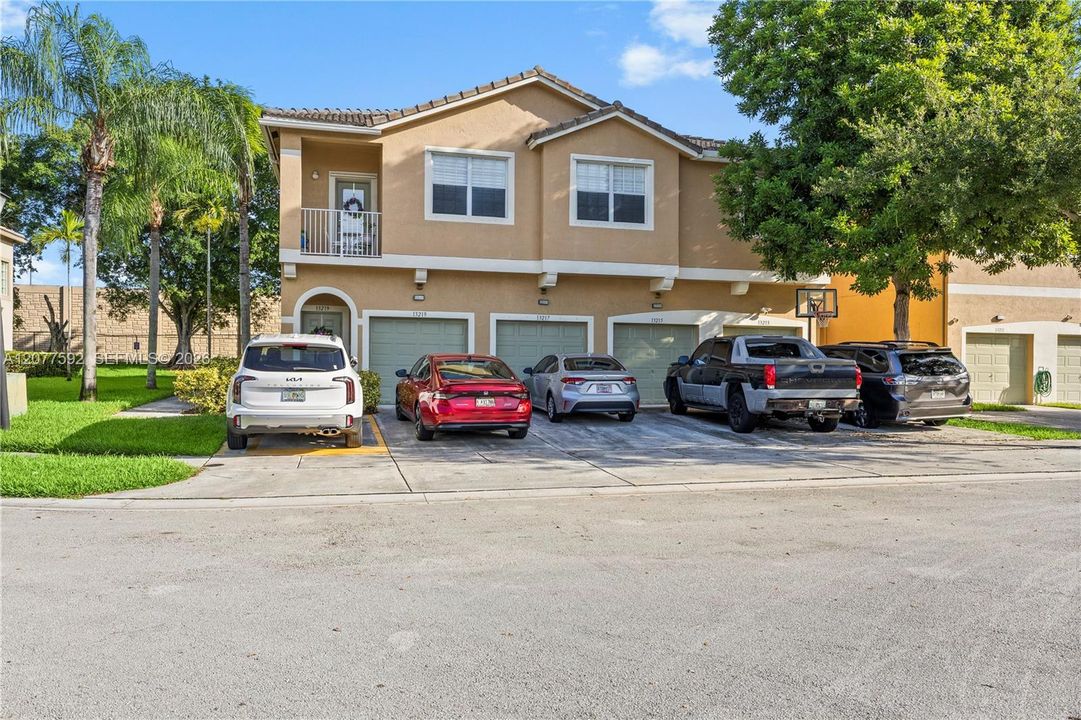 En Venta: $385,000 (3 camas, 2 baños, 1210 Pies cuadrados)