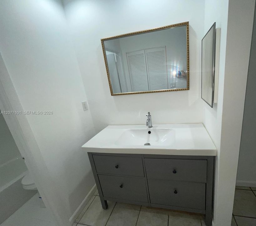 For Rent: $2,450 (2 beds, 2 baths, 852 Square Feet)