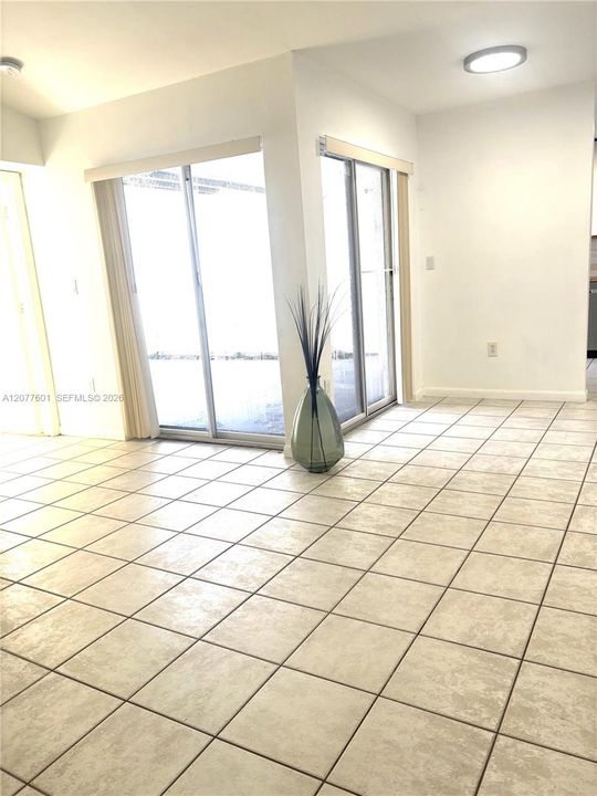 Activo con contrato: $2,300 (2 camas, 2 baños, 852 Pies cuadrados)