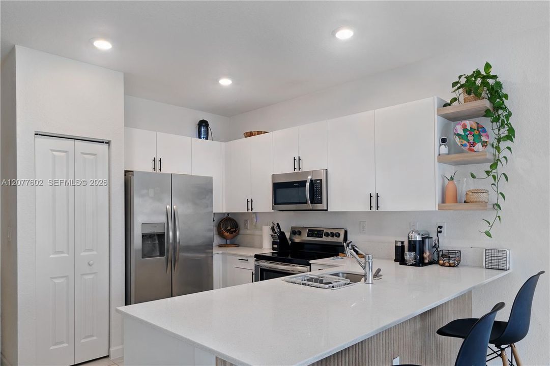 For Sale: $510,000 (3 beds, 2 baths, 1695 Square Feet)