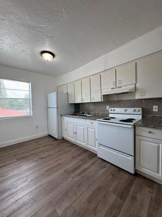 En Renta: $1,950 (2 camas, 1 baños, 3150 Pies cuadrados)