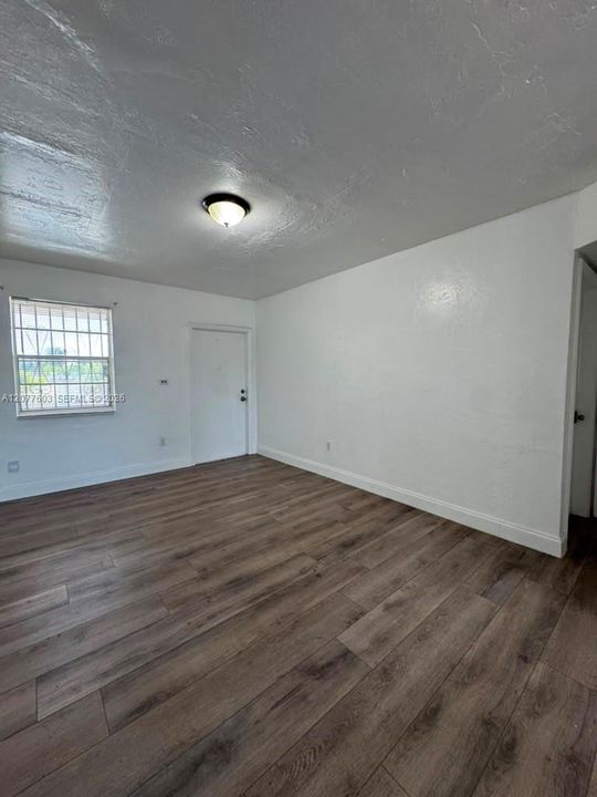 En Renta: $1,950 (2 camas, 1 baños, 3150 Pies cuadrados)