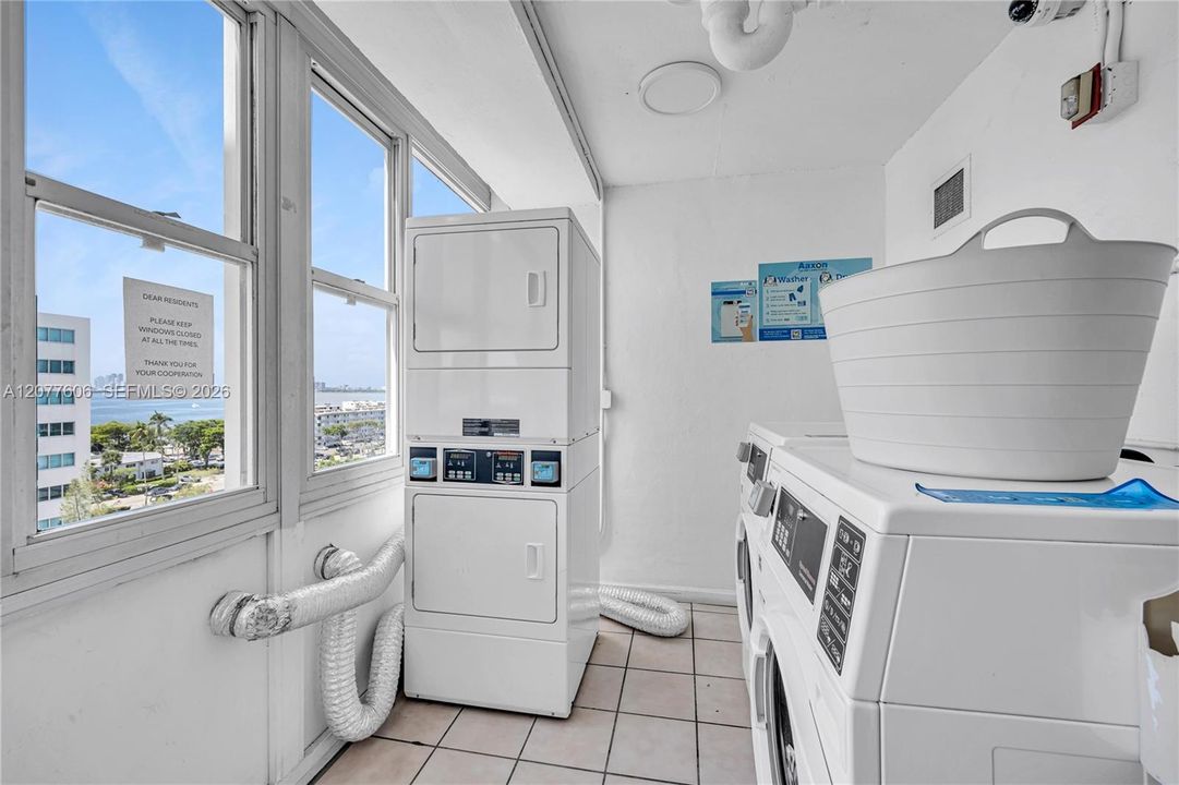 En Venta: $415,000 (2 camas, 2 baños, 1074 Pies cuadrados)
