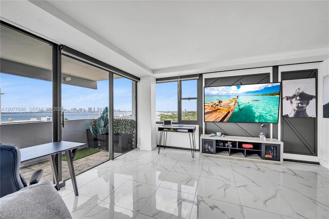 En Venta: $415,000 (2 camas, 2 baños, 1074 Pies cuadrados)