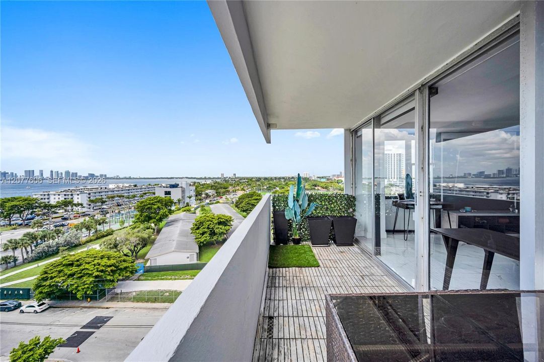 En Venta: $415,000 (2 camas, 2 baños, 1074 Pies cuadrados)